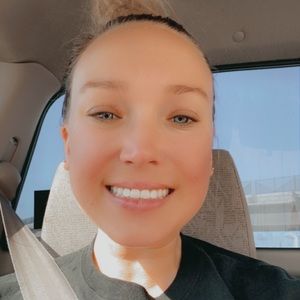 Meet your Posher, Evelyn